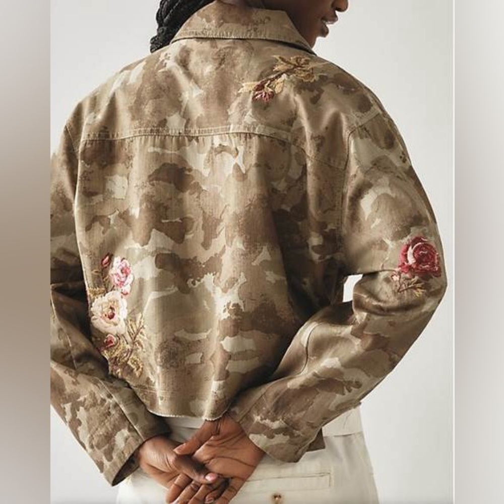 EUC Anthropologie Cropped Camo Utility Jacket with Floral Embroidery - Picture 2 of 8